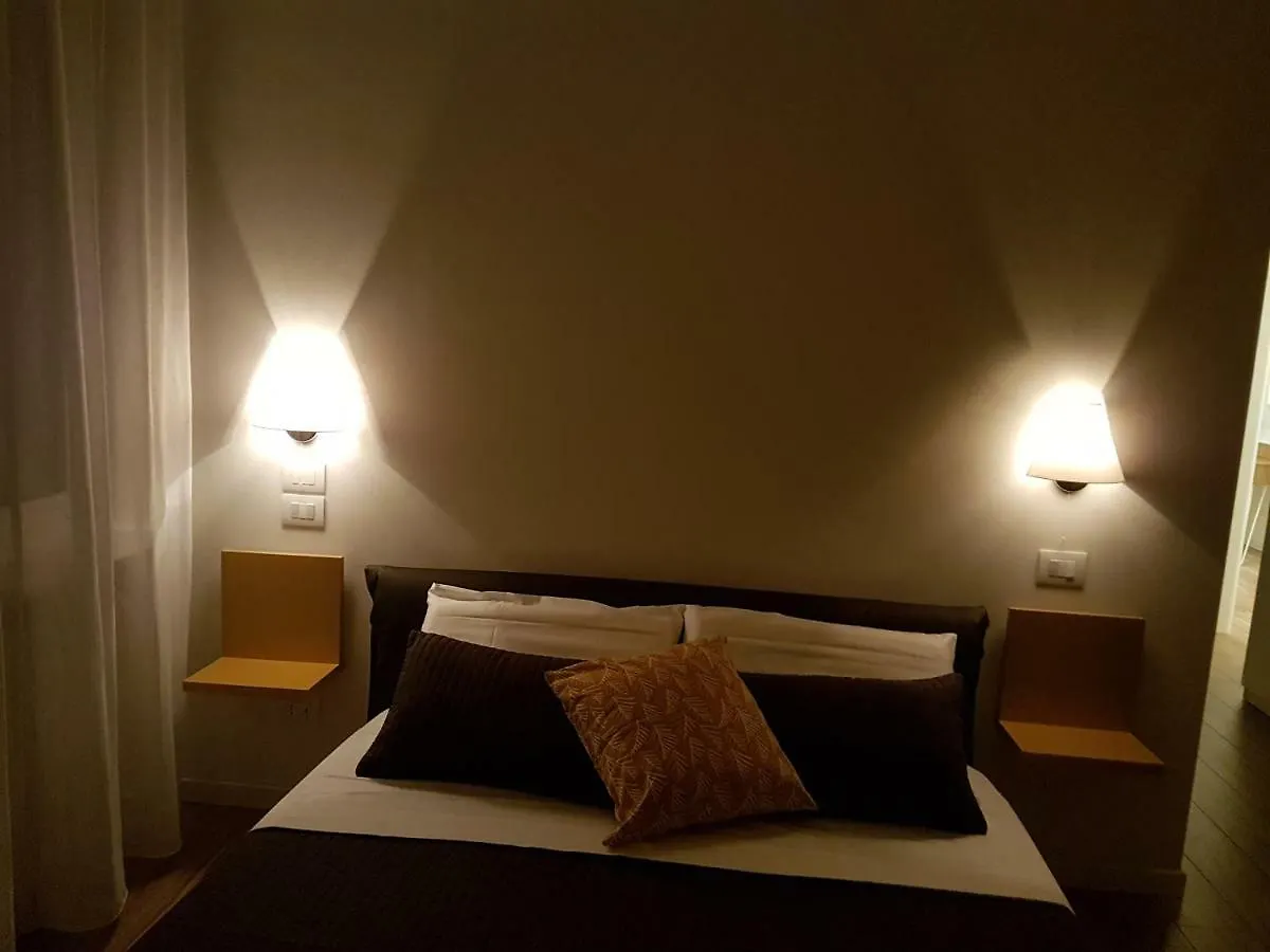 Suite Home Sophie Верона 0*,